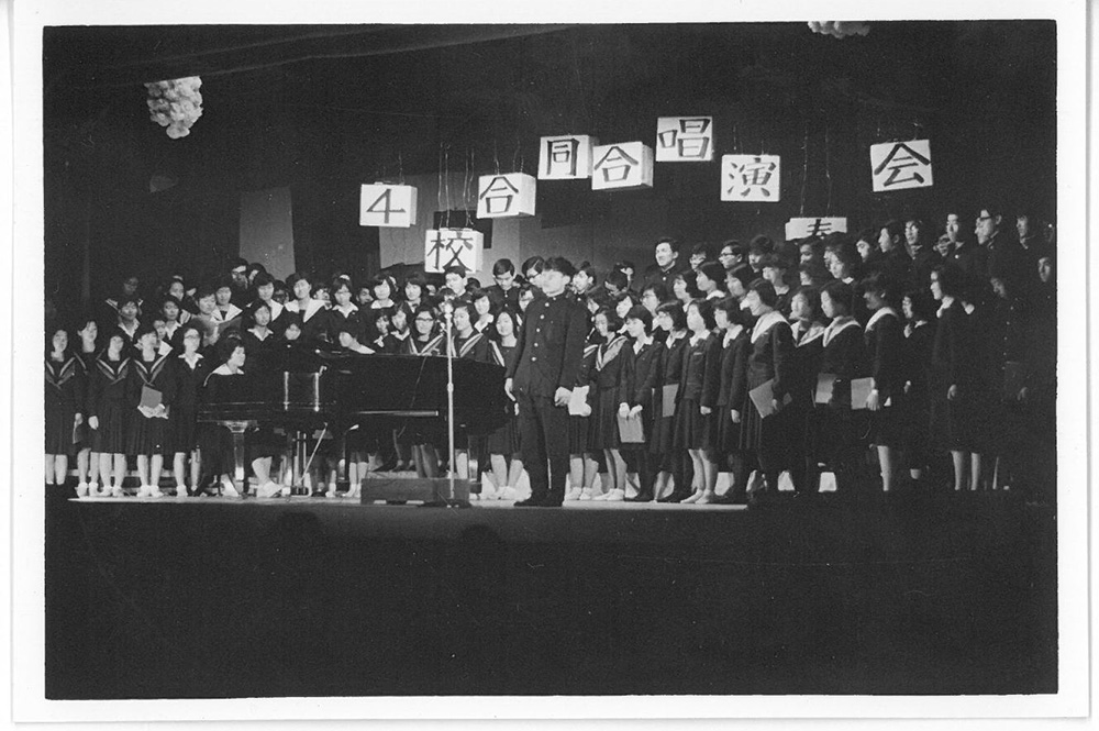 愛知淑徳高校体育館にて。旭丘高校・淑徳高校・向陽高校・東海高校の4校で合同演奏会を、私が言いだしっぺで企画した。